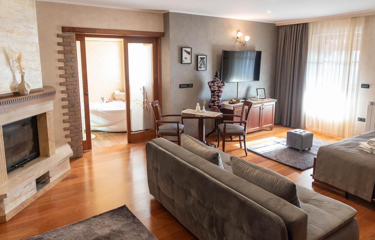 Domacija Pri Damjanu Hotel Kozina Bagian luar foto